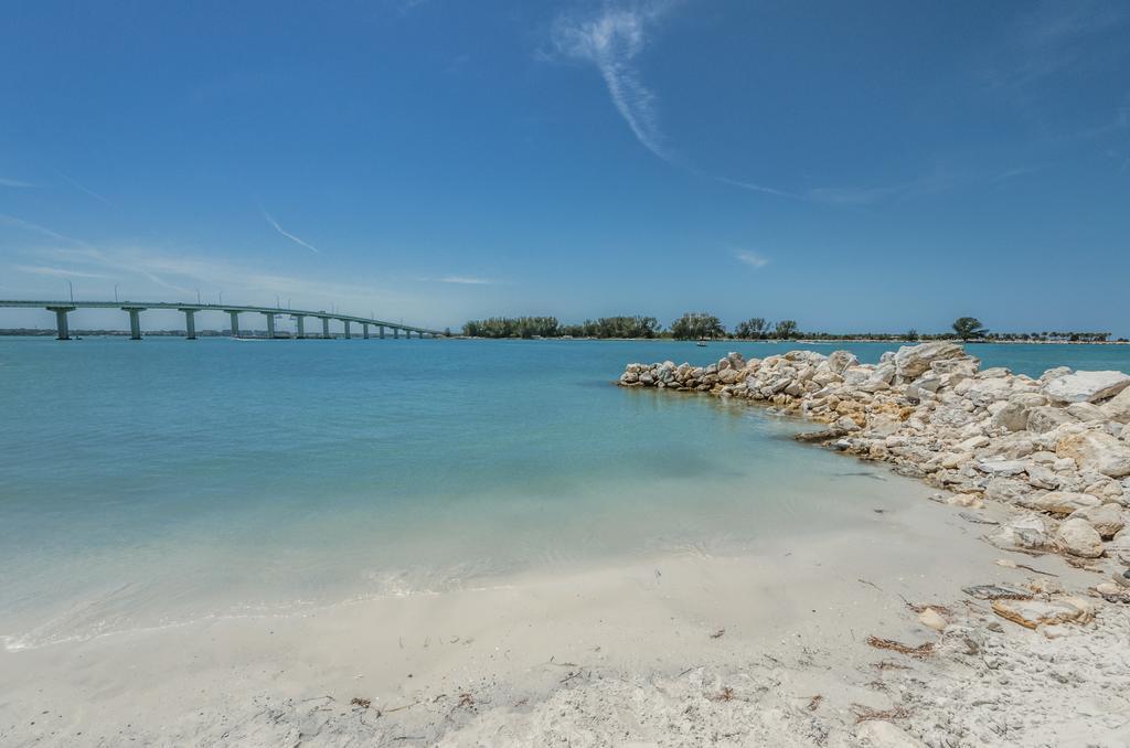 Dreamview Beachfront Hotel & Resort เคลียร์วอเตอร์บีช ภายนอก รูปภาพ