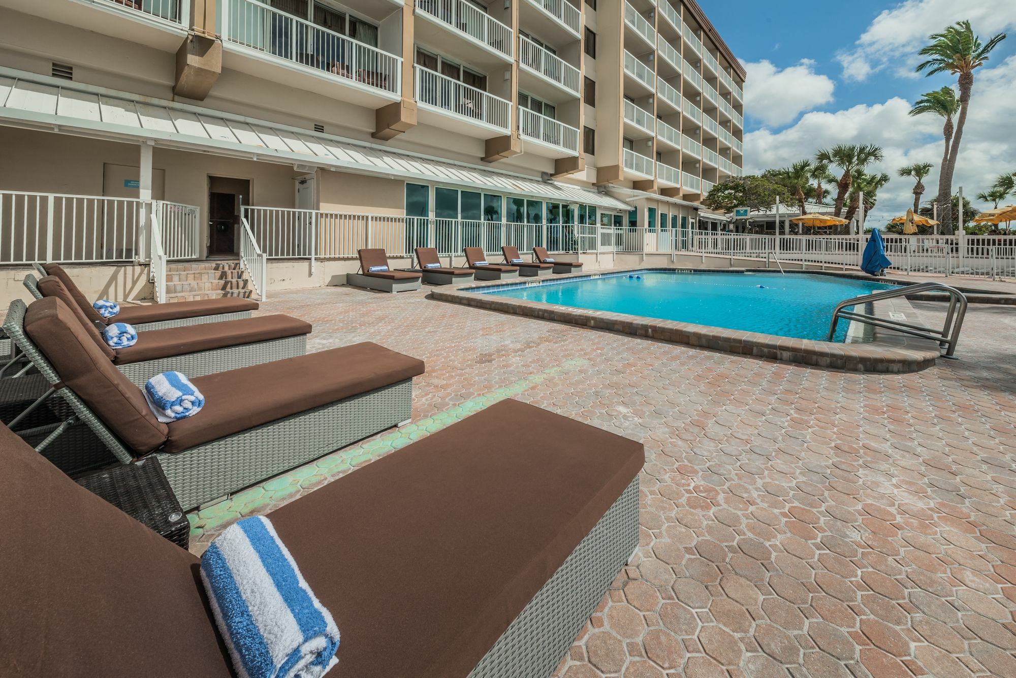 Dreamview Beachfront Hotel & Resort เคลียร์วอเตอร์บีช ภายนอก รูปภาพ